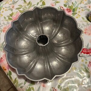 Vintage Northland Bundt Pan Fluted Cake Mold Heavy Duty Aluminum Bakeware USA